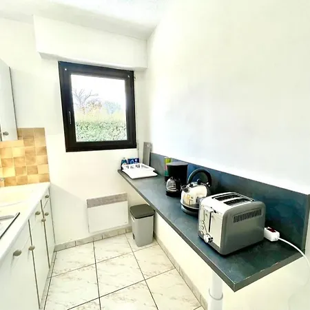 Apartment Charmant Rez De Jardin - 900m Plage De Pontaillac